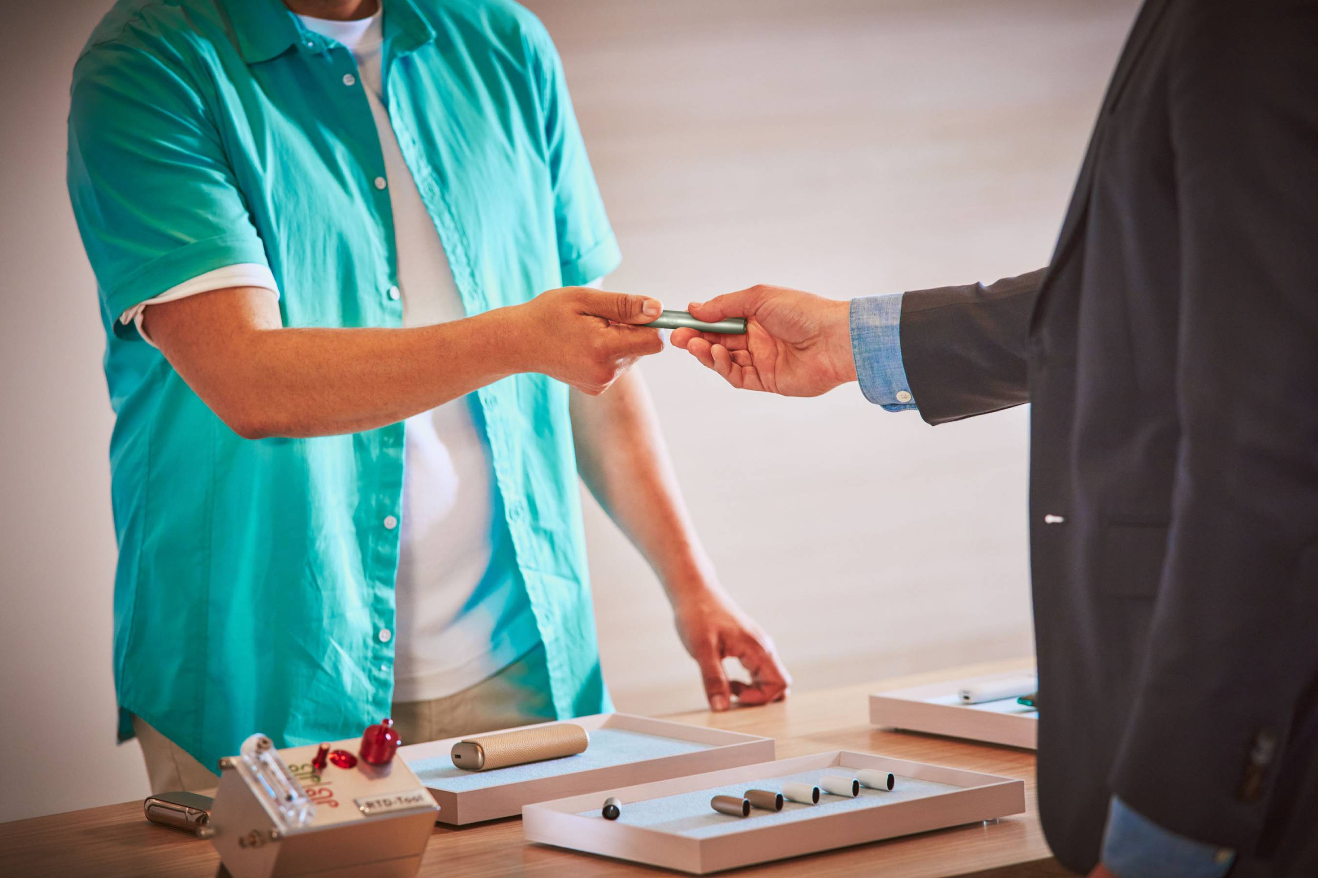 Cuidado dispositivo IQOS en tienda